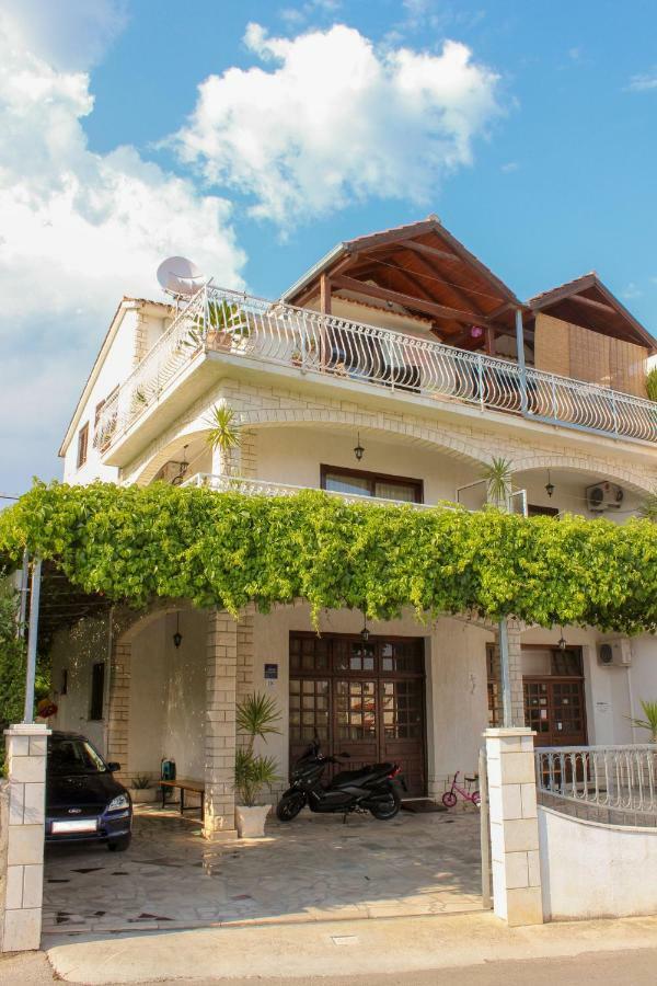 Apartments Hrabar Trogir Exterior foto
